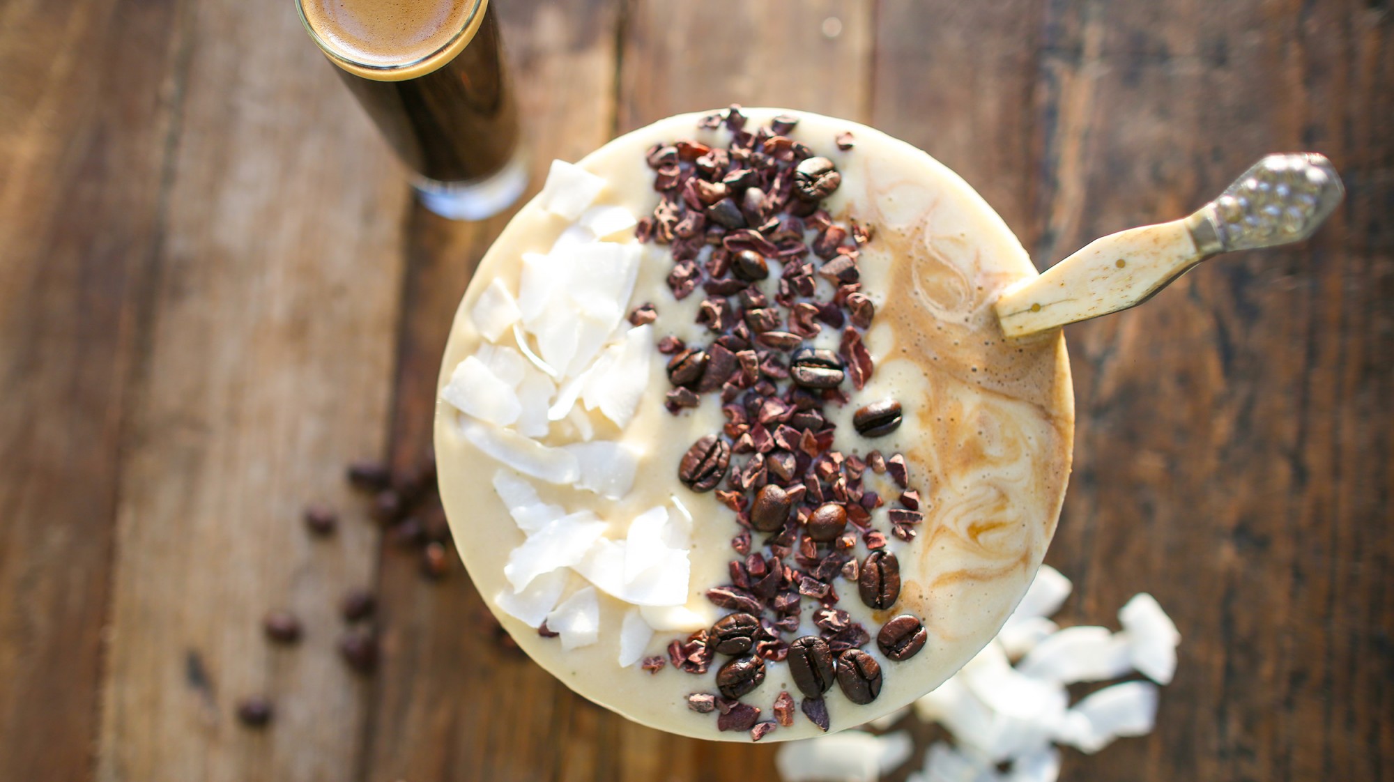 vailla-latte-smoothie-bowl-tone-it-up-protein-2