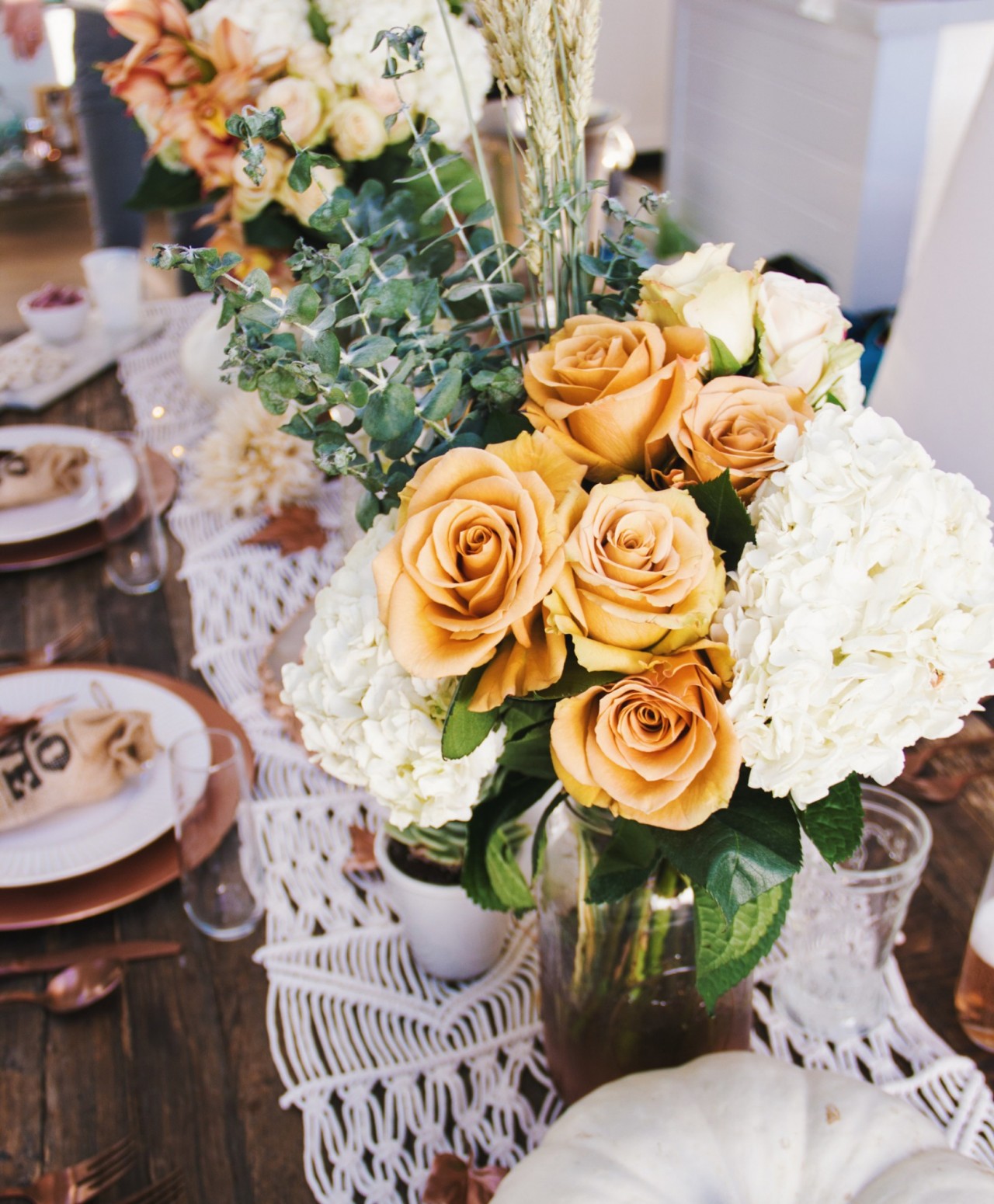 tone-it-up-thanksgiving-decorating-flowers